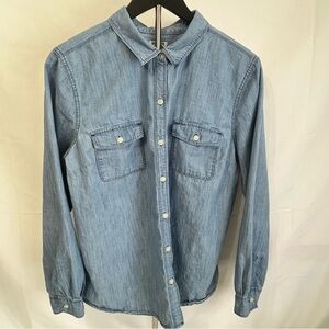 Old Navy Woman’s XL Chambray Blue Lightweight Button Up Denim Long Sleeve Shirt